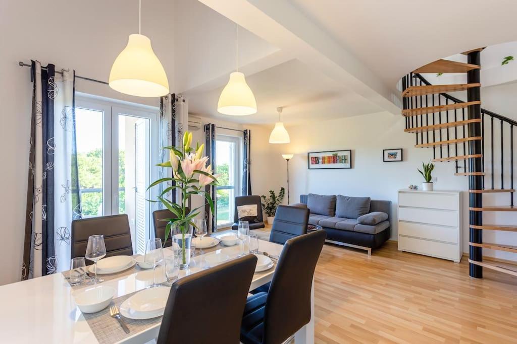 Apartments Punta Premantura Eksteriør bilde